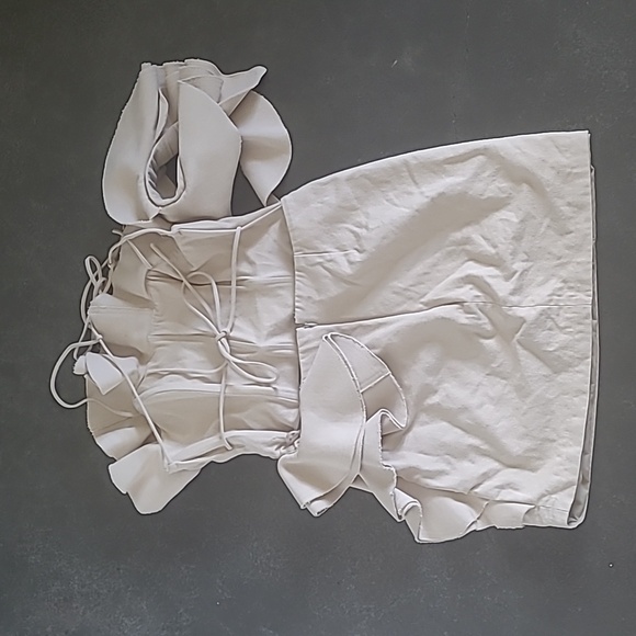 ASOS EDITION SCULPTURAL RUFFLE BACKLESS DRESS - Picture 6 of 8